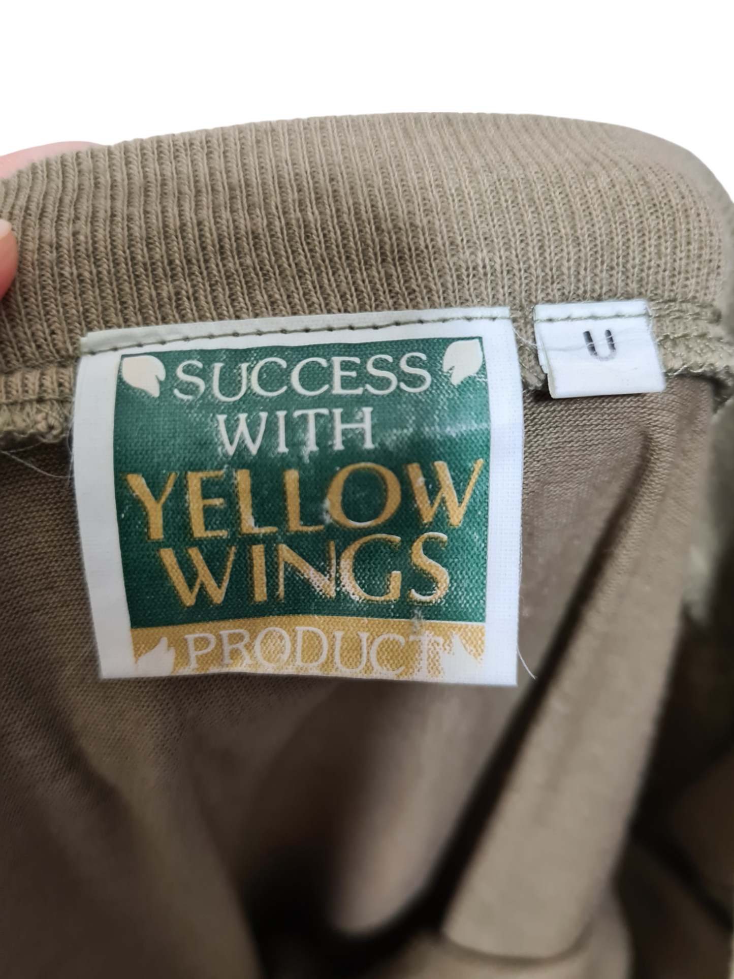 T-shirt kaki col boutonné Success with Yellow Wings des années 90 EMMAUS