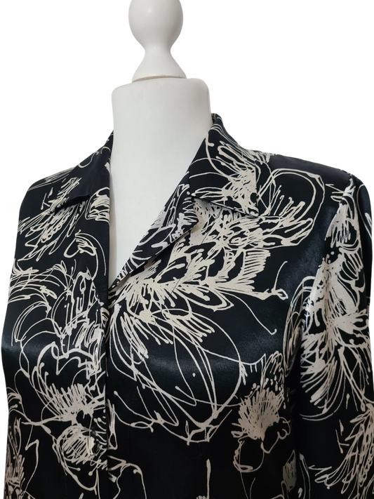 Chemisier satiné noir à fleurs blanches des années 90 Aucun fournisseur