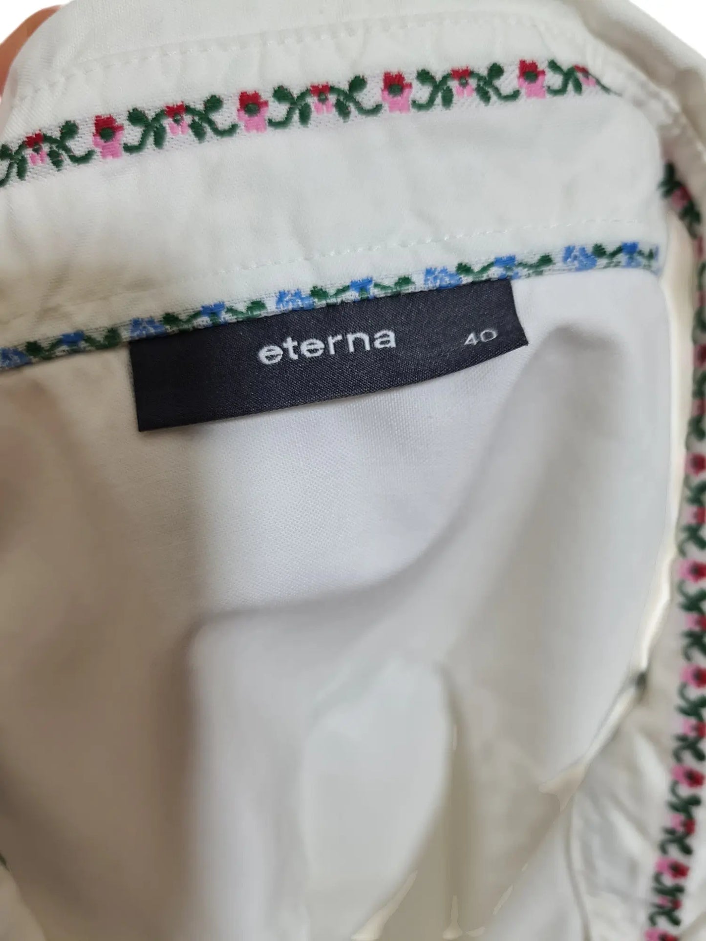 Chemise blanche brodée fleurs Eterna des années 90-2000 Aucun fournisseur