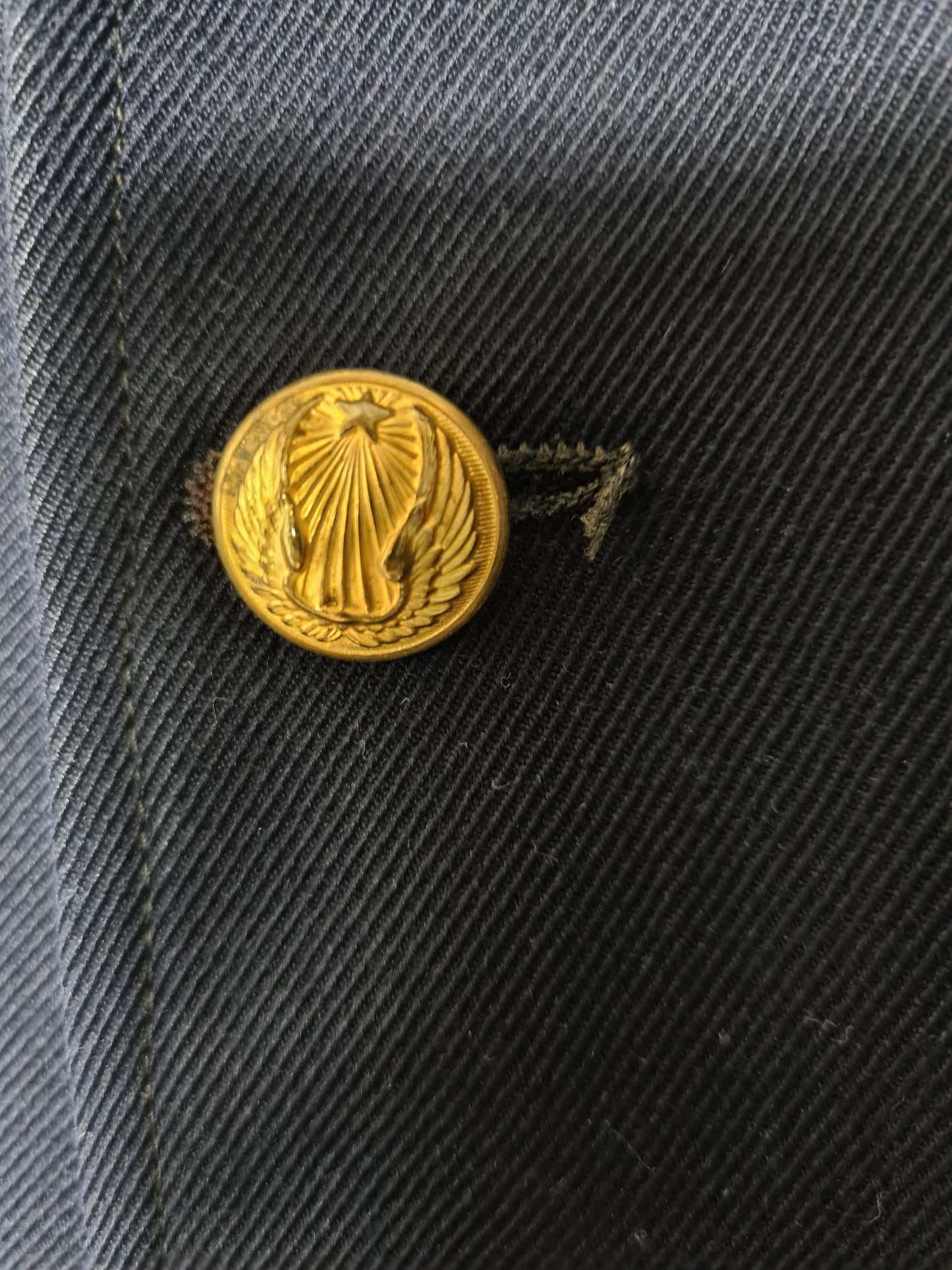 Véritable veste militaire de Sous-Officier de l'Armée de l'Air française, spécialité mécanicien Brocante