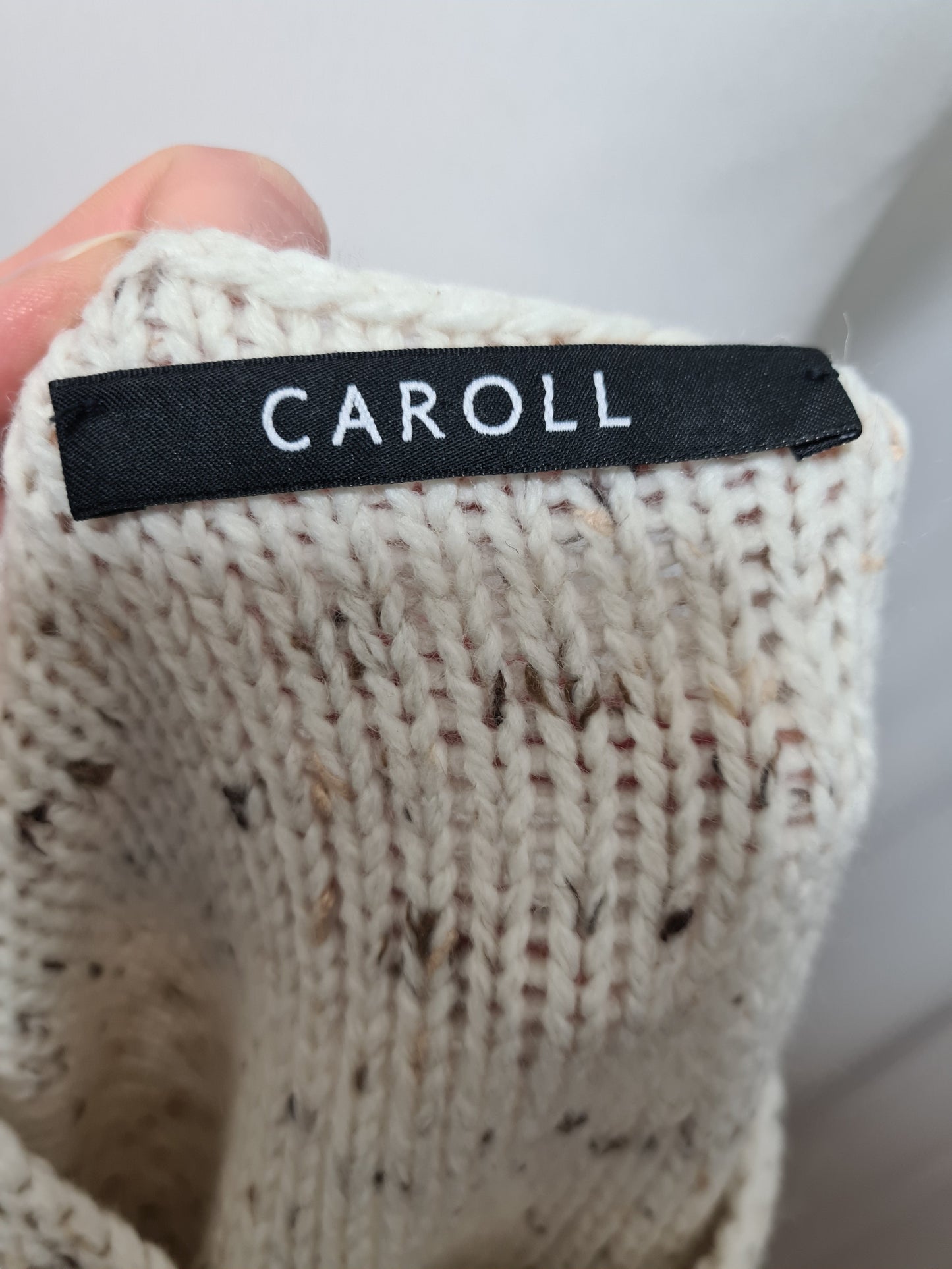 Pull femme beige moucheté en maille tricot Caroll des années 2000 Brocante