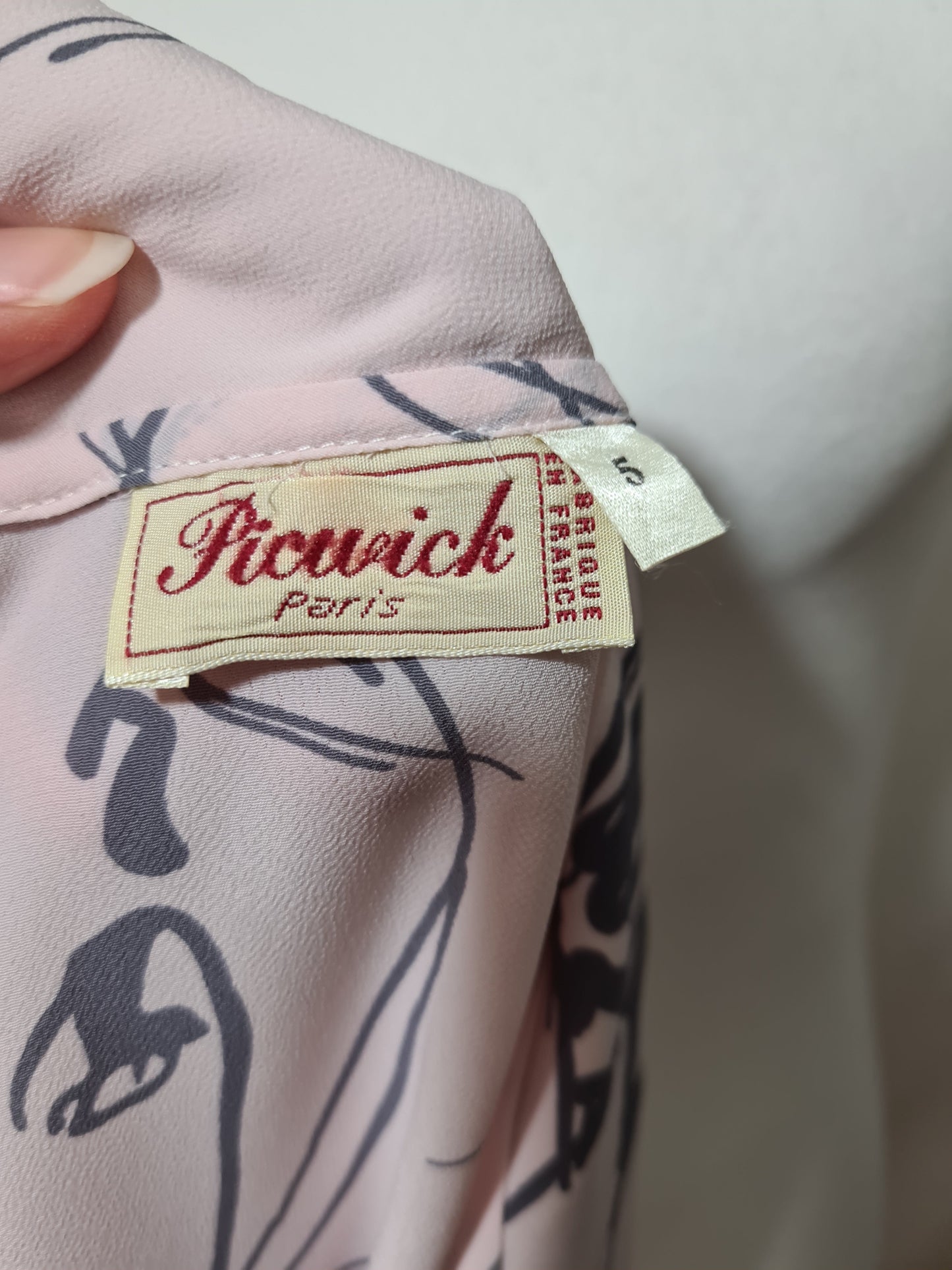 Chemisier rose pastel à motifs gris des années 80-90 EMMAUS