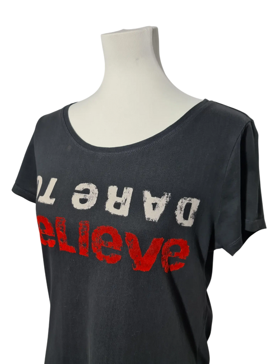 T-shirt Levi’s Dare to Believe gris