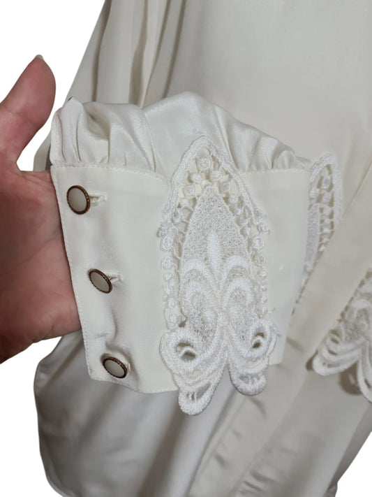 Chemisier femme blanc cassé en dentelle des années 80-90 EMMAUS