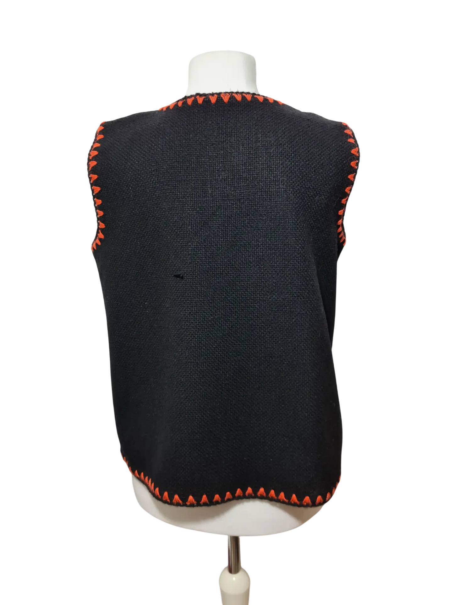 Gilet artisanal en laine tricoté folklorique motifs jacquard coloré inspiration nordique des années 70-80 EMMAUS