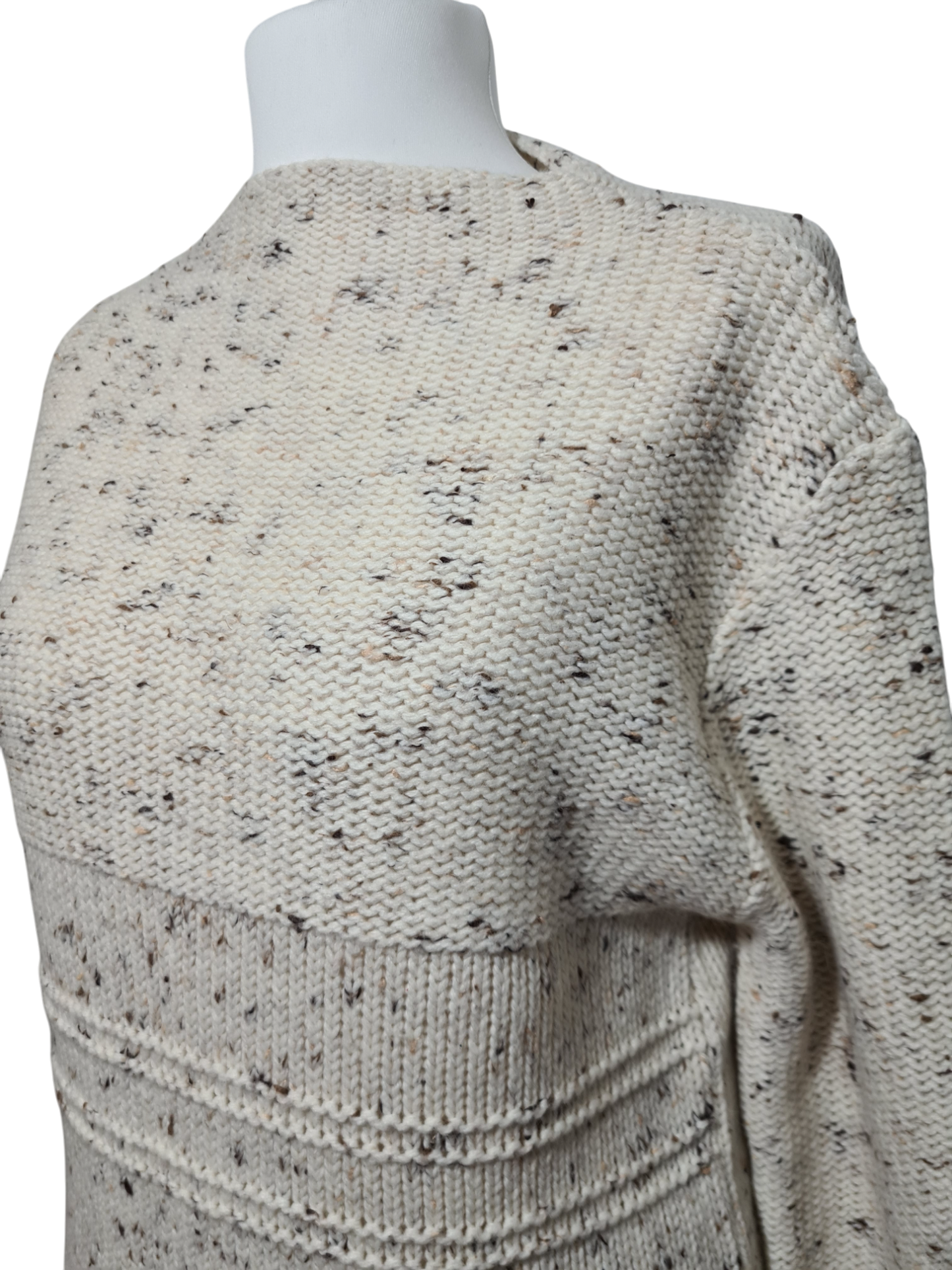 Pull femme beige moucheté en maille tricot Caroll des années 2000 Brocante