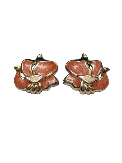 Boucles d’oreilles à clips fleurs corail satinées des années 80 Brocante