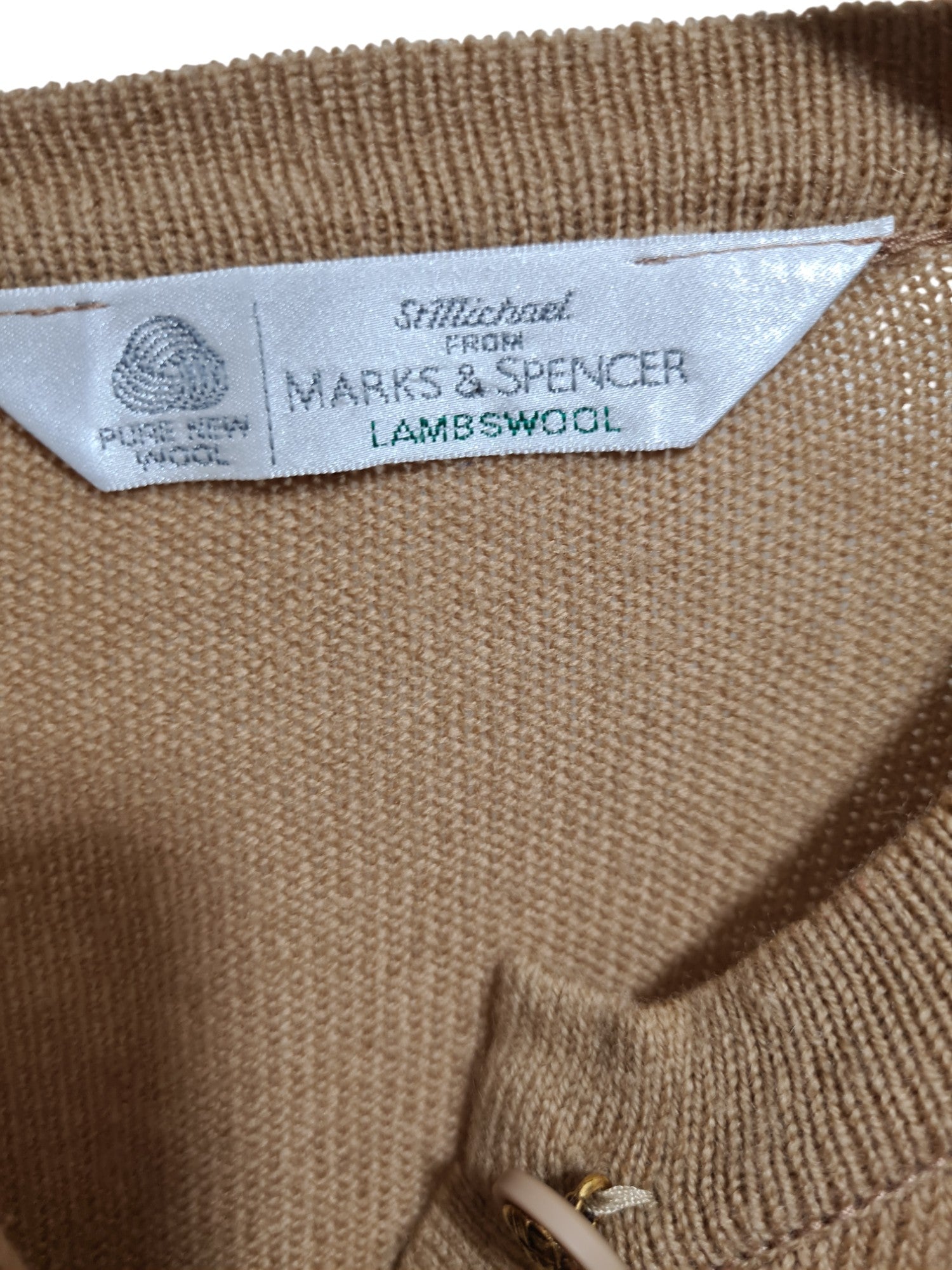 Gilet cardigan beige en laine vierge des années 90 Brocante