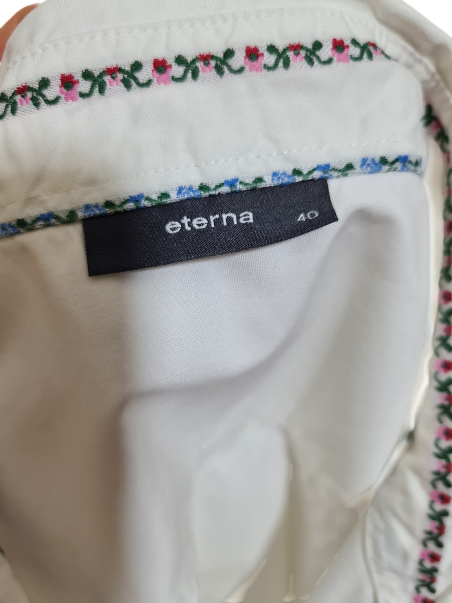 Chemise blanche brodée fleurs Eterna des années 90-2000 Aucun fournisseur