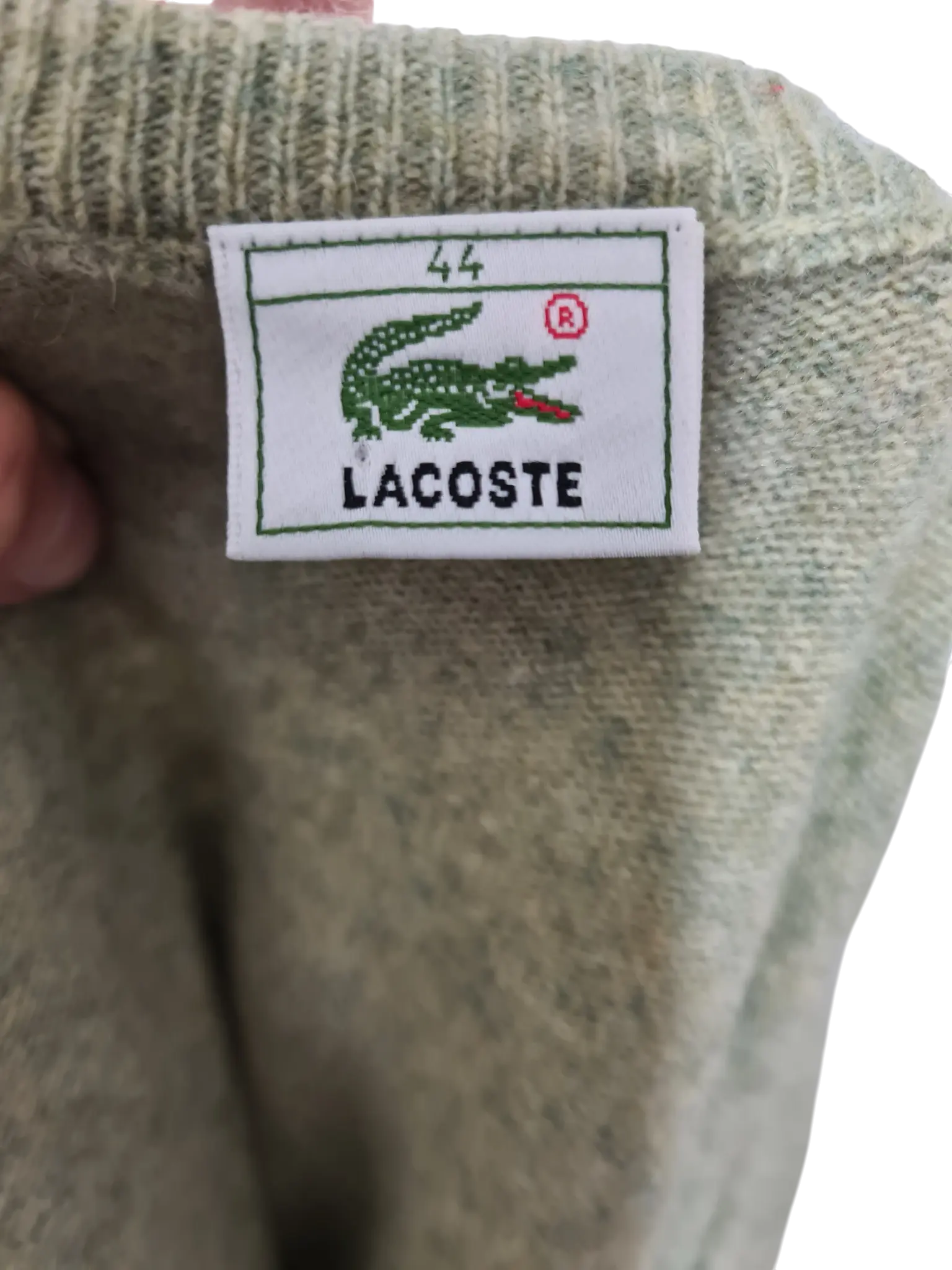 Pull col V Lacoste femme laine d’agneau T.40 (vintage made in Spain) Aucun fournisseur