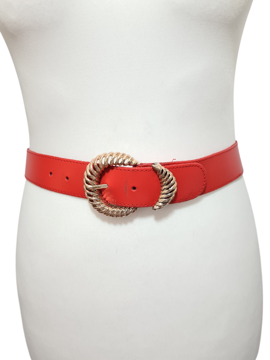 Ceinture rouge en croûte de cuir boucle torsadée des années 90 - FRIPEO