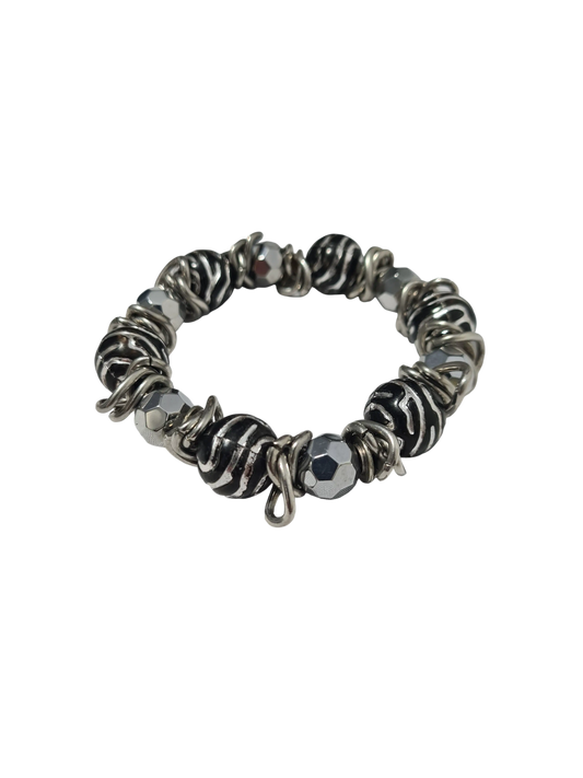 Bracelet élastique breloques argentées fantaisie