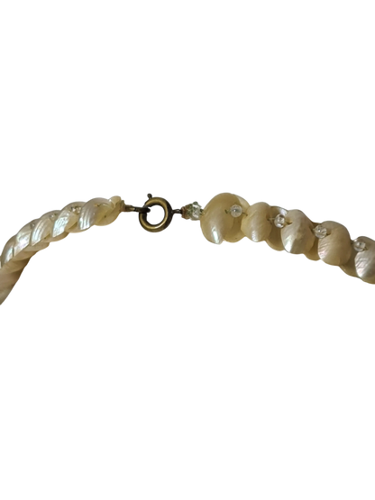 Collier nacre naturelle vintage ton beige fermoir laiton