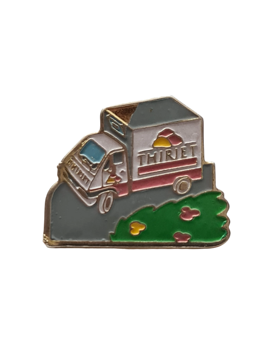 Pins publicitaire Thiriet camion vintage 90s
