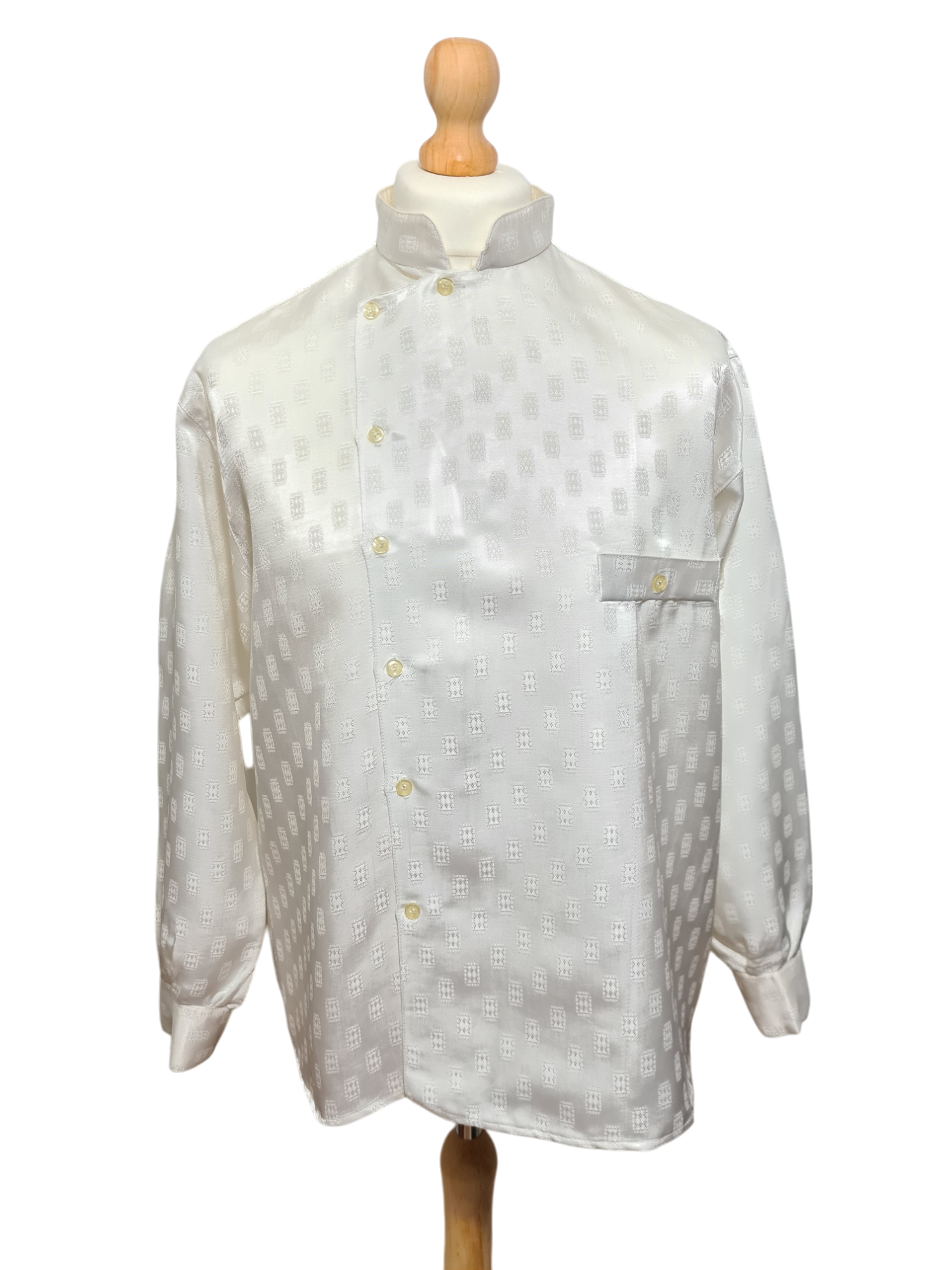 Chemise homme blanche satinée des années 80-90 EMMAUS