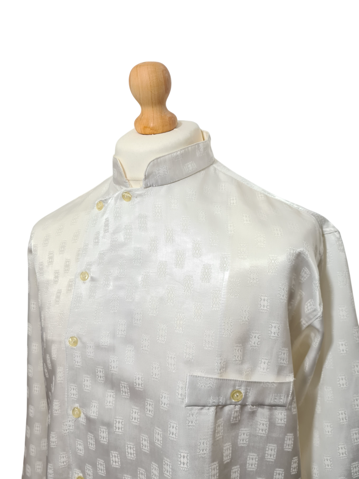 Chemise homme blanche satinée des années 80-90 EMMAUS