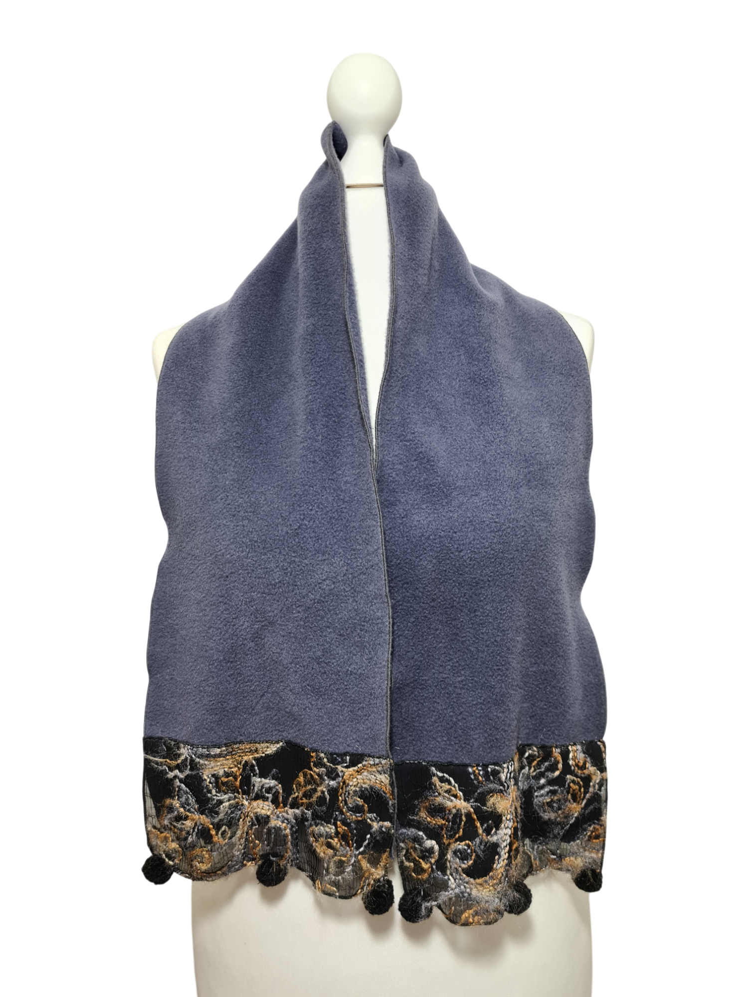 Écharpe douce et chaude à bordures brodées pompons bohème chic des années 90-2000 EMMAUS