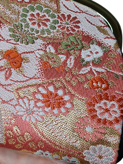Porte-monnaie femme artisanal tissu brodé style japonisant des années 60 à 80 EMMAUS