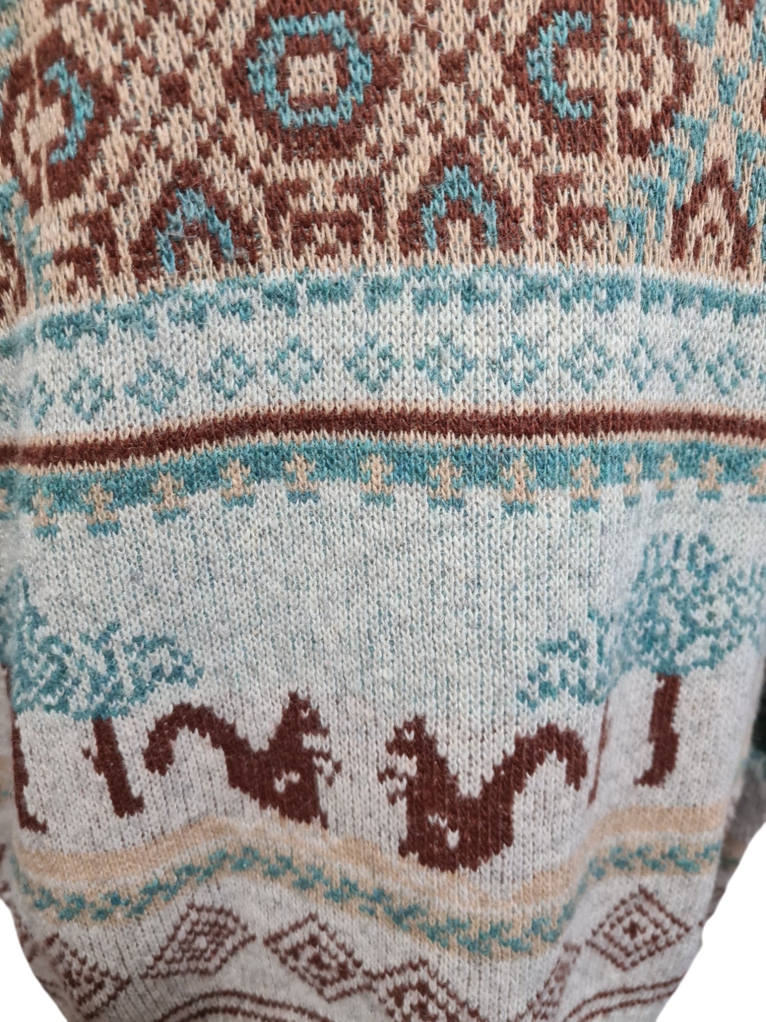 Pull inspiration folk autrichienne/suisse motifs animaliers et jacquard des années 80 EMMAUS