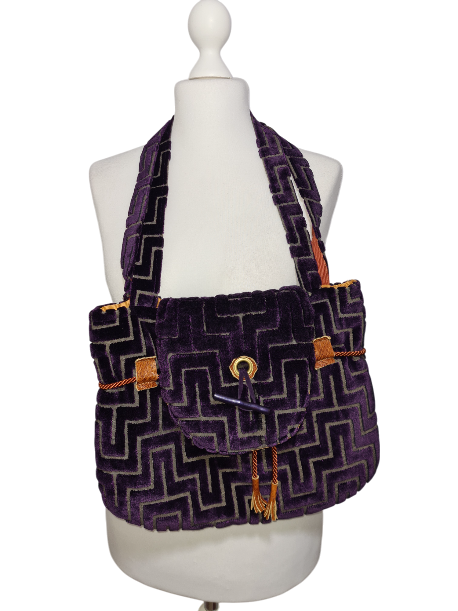 Sac à main artisanal en velours violet inspiration Art Déco des années 2000 EMMAUS