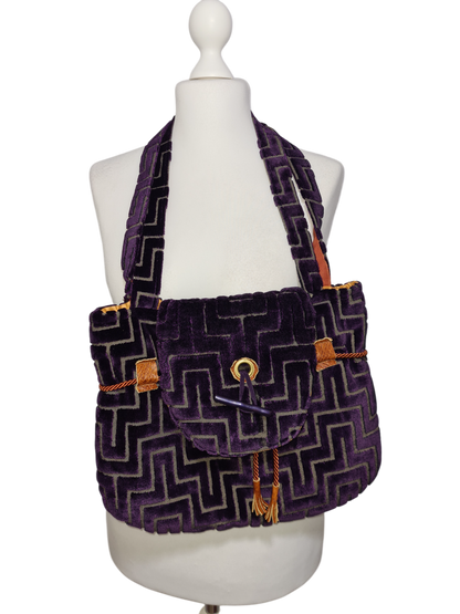 Sac à main artisanal en velours violet inspiration Art Déco des années 2000 EMMAUS